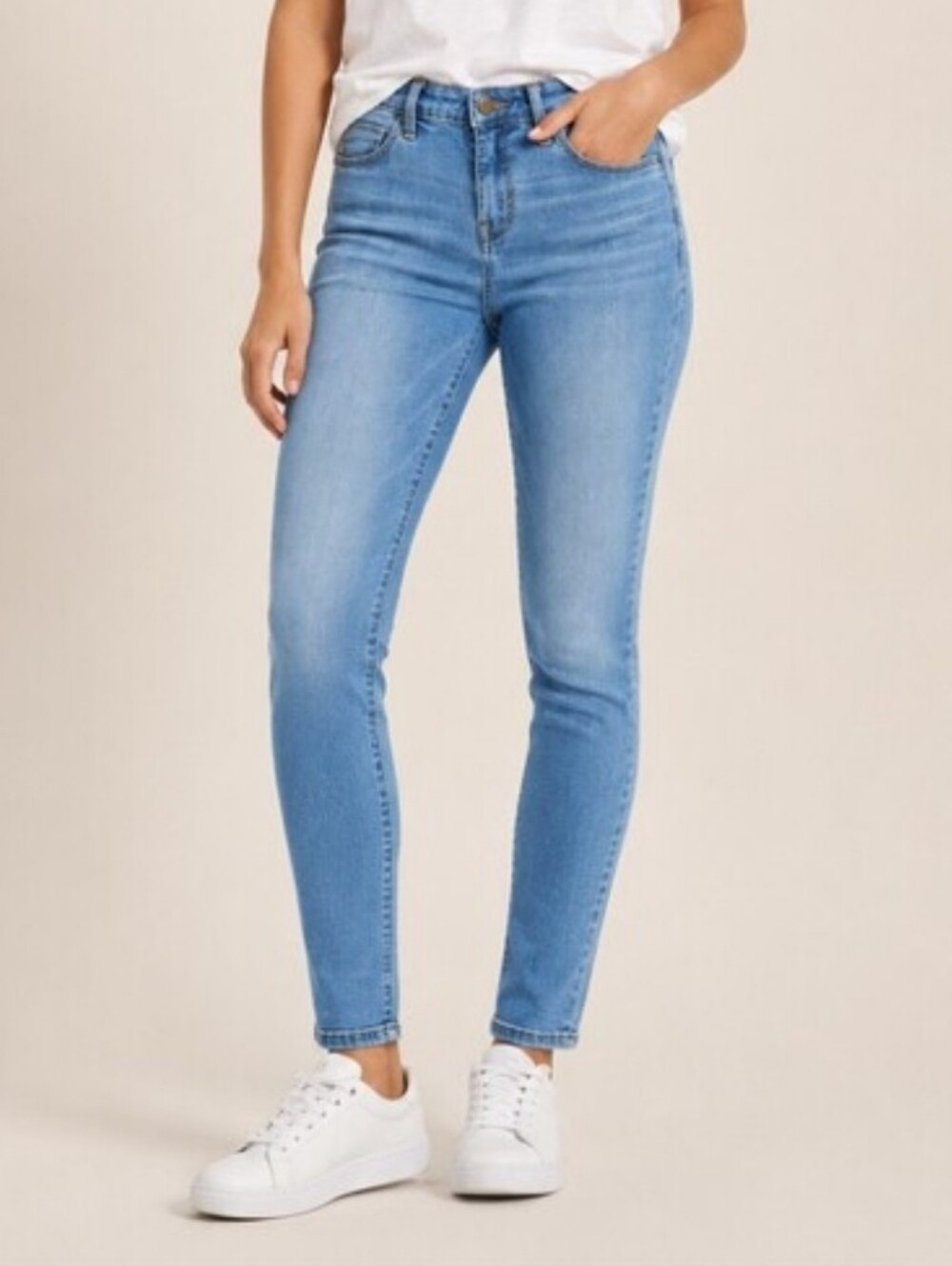 Mossimo Women’s Skinny Power Stretch Light Wash Denim Jeans Size 4/27L Jeggings